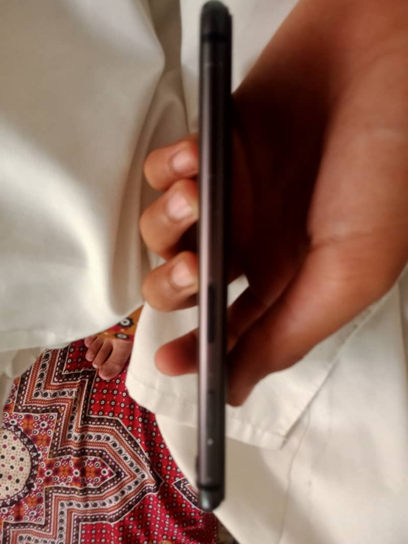 Apple iPhone 8 1