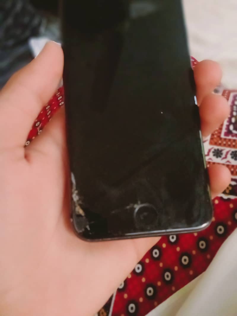 Apple iPhone 8 3