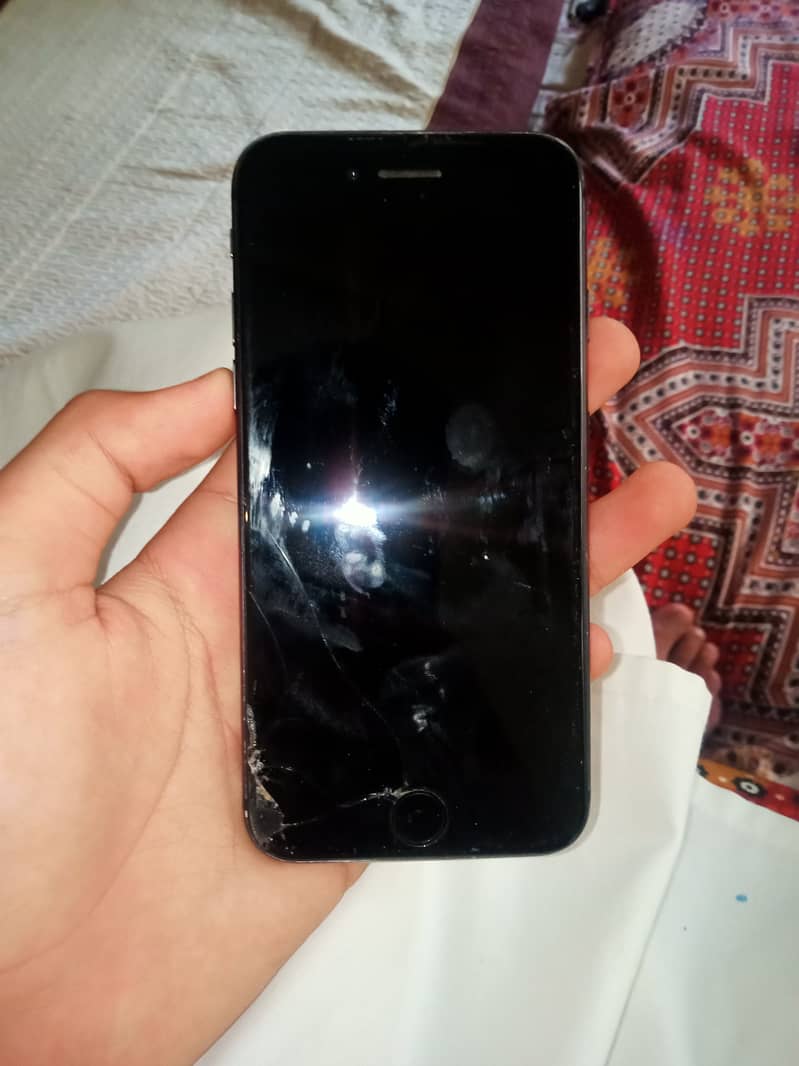 Apple iPhone 8 4