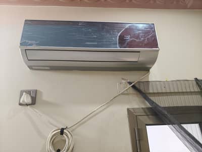 1 Ton AC KENWOOD NON INVERTOR