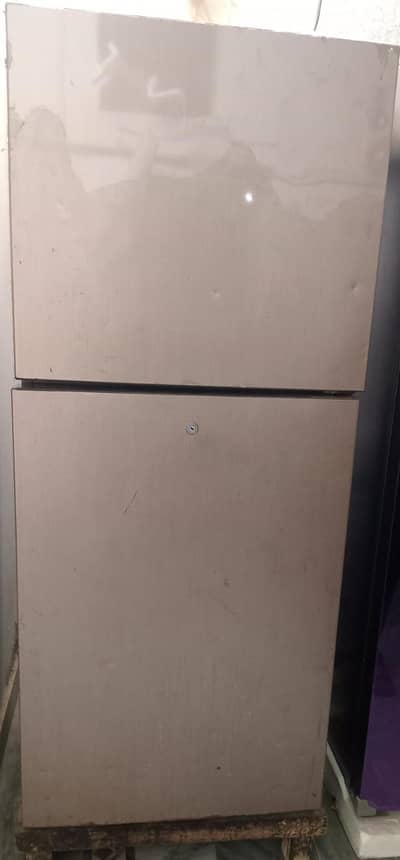 Well Maintained Refrigerator for Sale – Excellent Cooling Condition