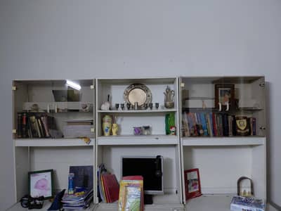 White showcase, separable tops. minor repairs required for drawer