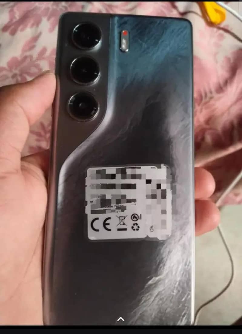 Tecno CAMON 40 1