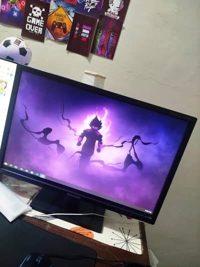 This is a monitor without any scratches and 10/10 condition 