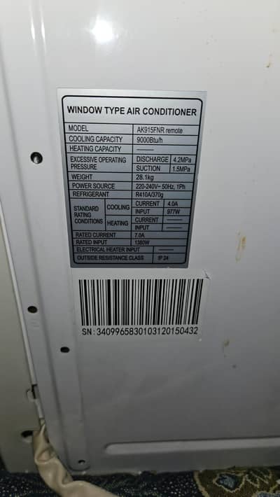 Gree window ac 1 year used like a new