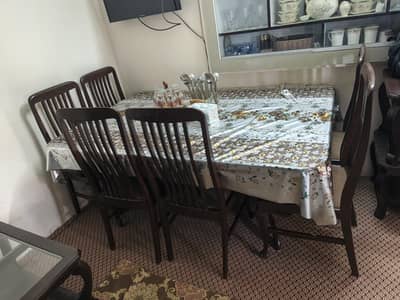 Dinning table 6*4 feet