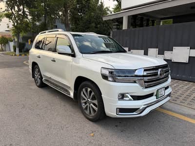 Toyota Land Cruiser AX G Selection 2011/2016 [ URGENT SALE]