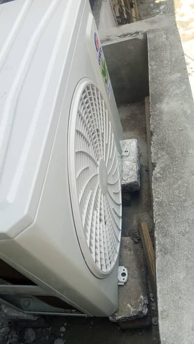 gree ac 1.5 ton 3 days used