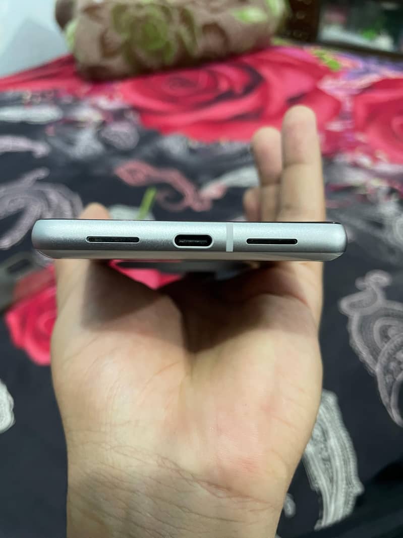 Google Pixel 7 3