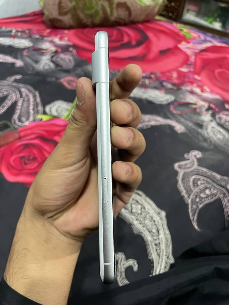 Google Pixel 7 5