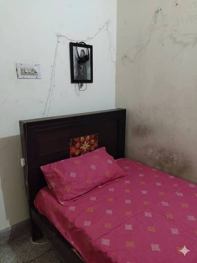 Single bed with matress