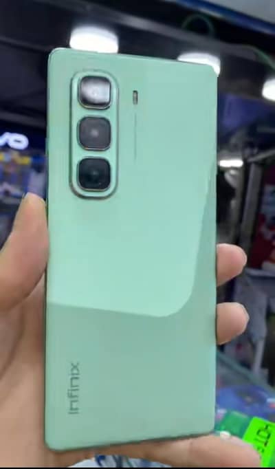 Infinix Hot 50pro Plus Aurora Green 10/10 condition with box charger