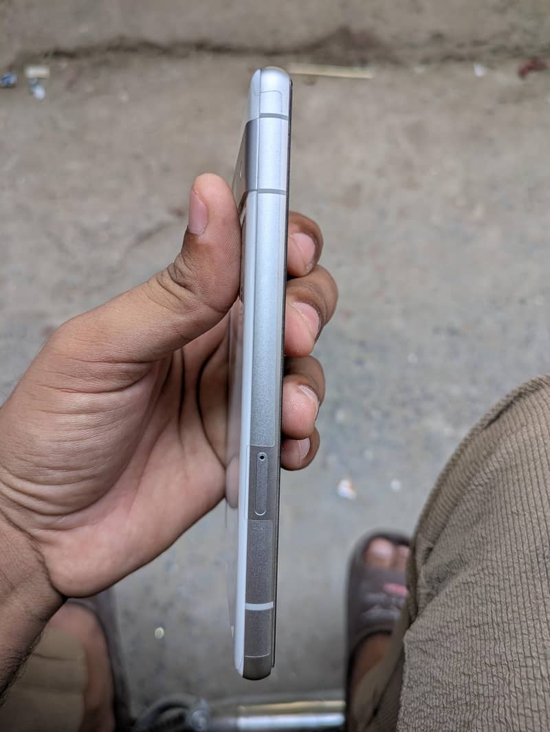 Google Pixel 7a 4