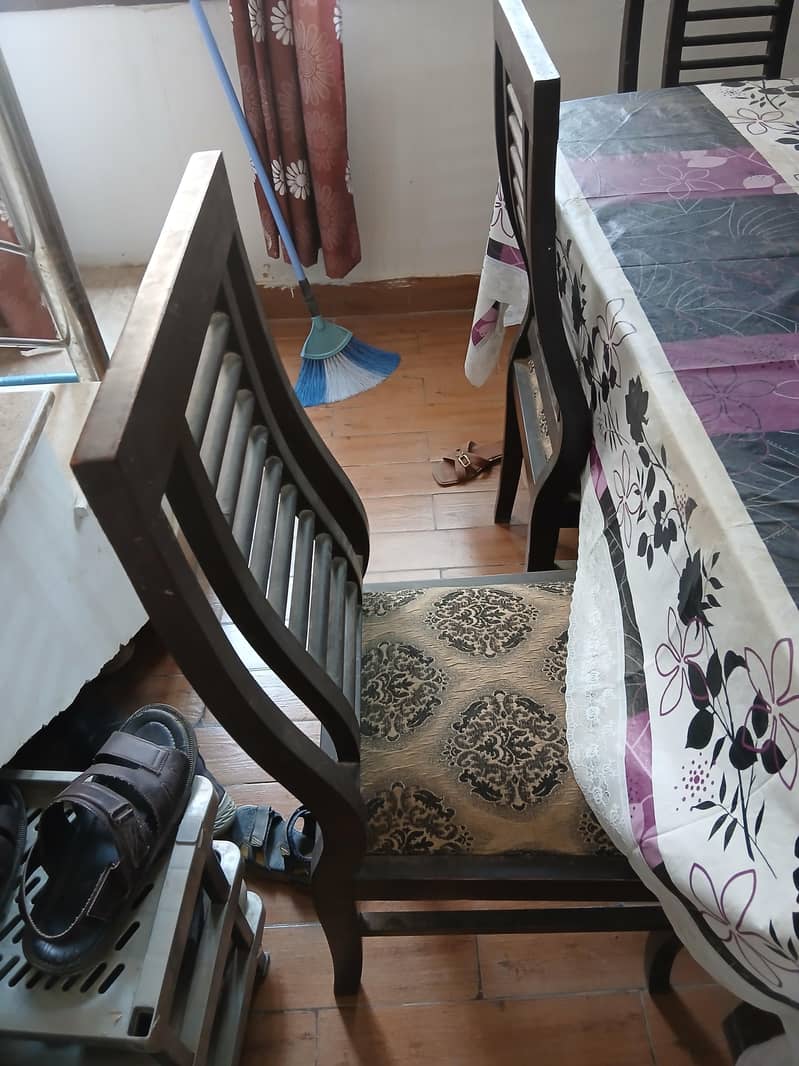 Dining table with chairs 3