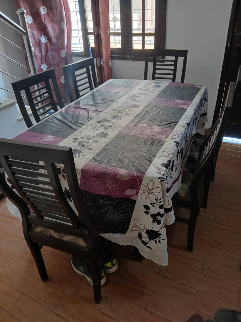 Dining table with chairs 4