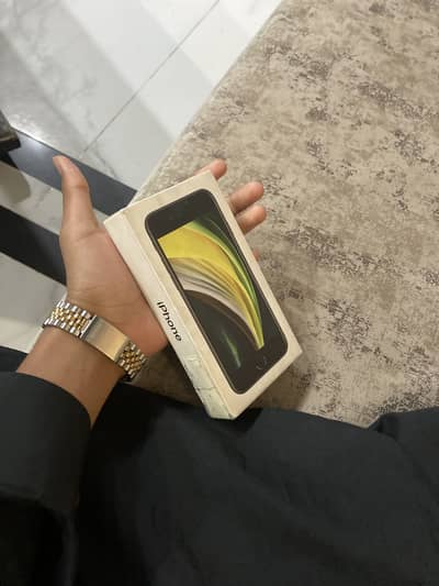 Apple iPhone SE