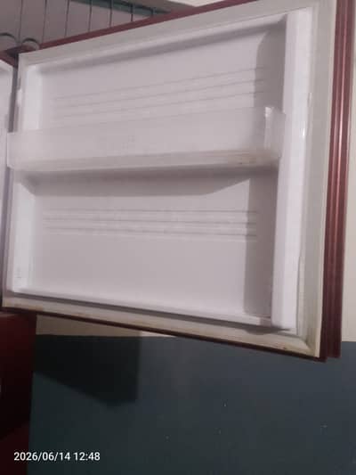 Kenwood ka freezer hai