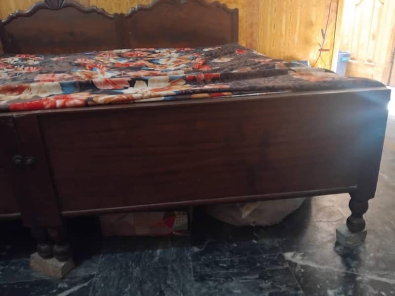 2 single bed same design without materess 4