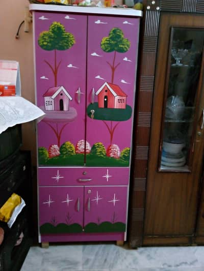 kids cupboard ok condition 10/9