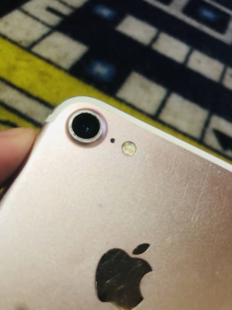 Apple iPhone 7 1