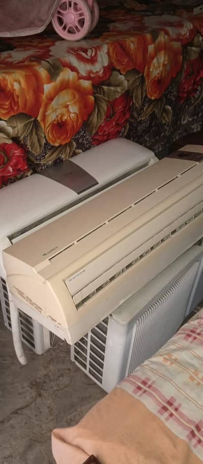 2 unit ha 1 hair ka or 1 unit gree ka indoor or outdoor dwlance ka ha
