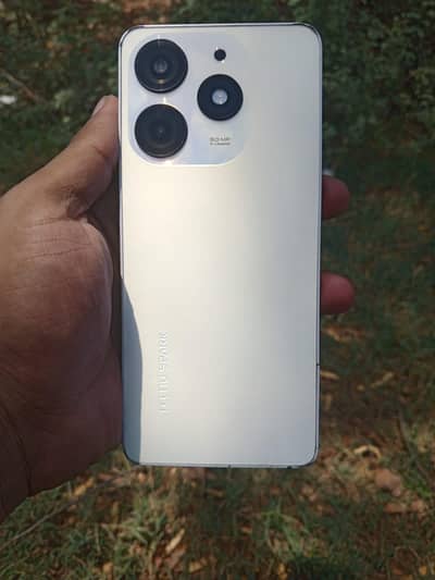 Tecno Spark 10 Pro.  memory 8+8.256gb battery 5000mah with box