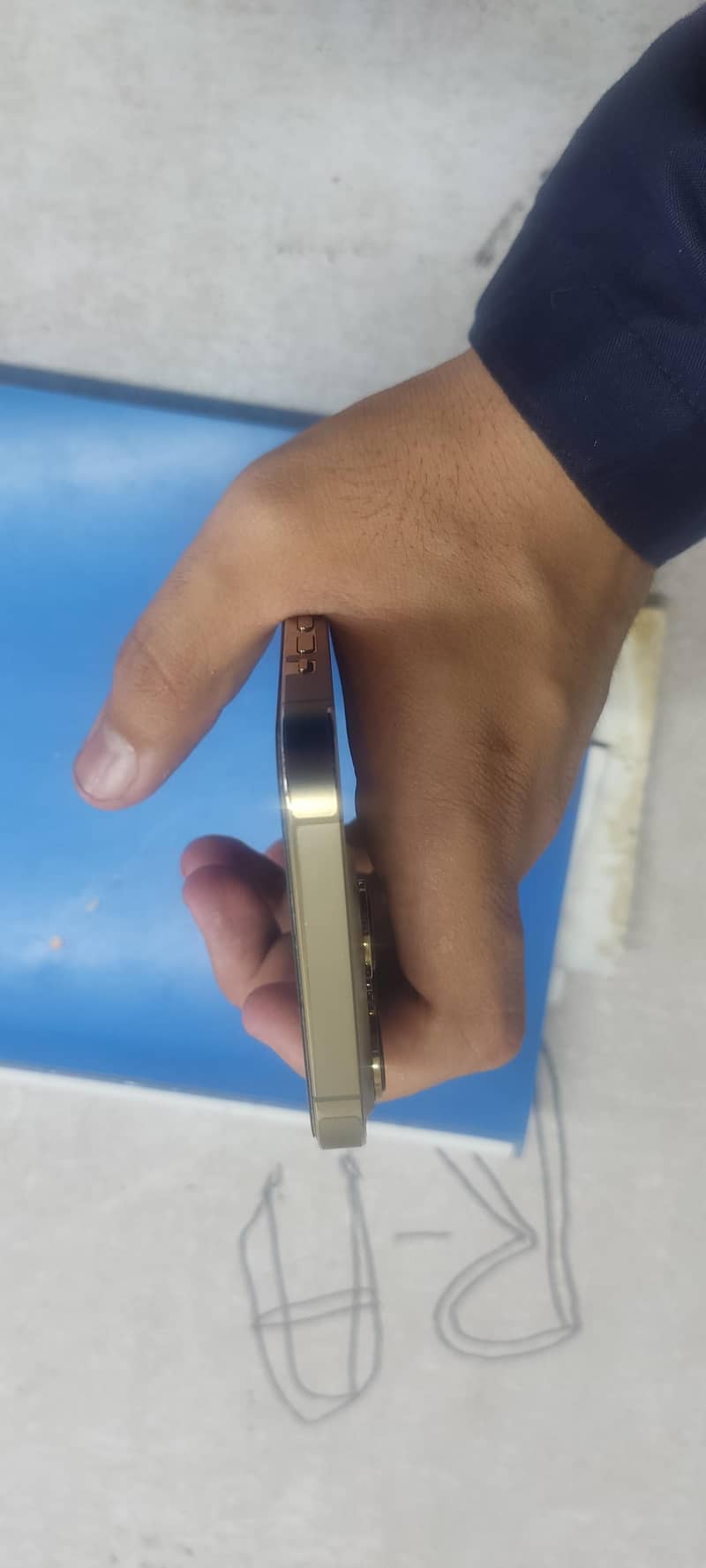 iPhone 13 pro 4