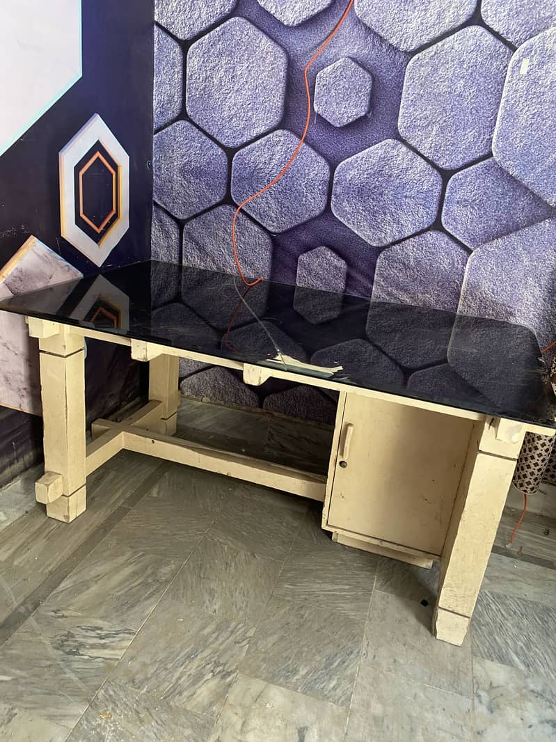 Computer Table / Study Table with Glass Top – Strong & Spacious 1