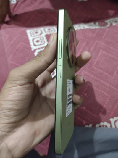 10/10 ha 6 month use hova ha 6/128 ha abhi warranty ma ha