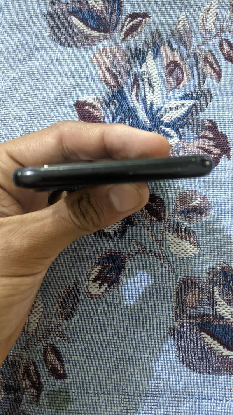 Apple iPhone 7 4