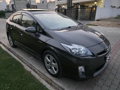 Toyota Prius 2011 solar panel sunroof top of thi line