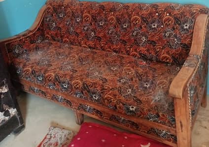 Rs. . 12000 sofa and chairs showcase