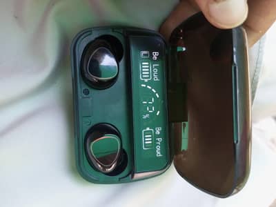 m 10 ha bilkul new ha box ka ath