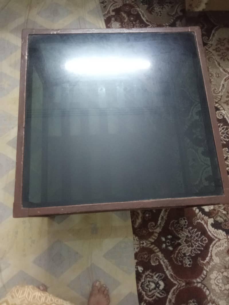 table without damage 0