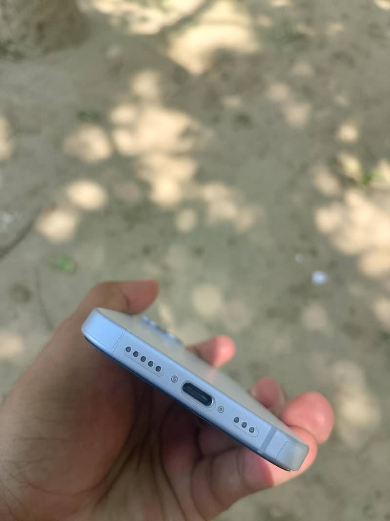 Apple iPhone 15 3