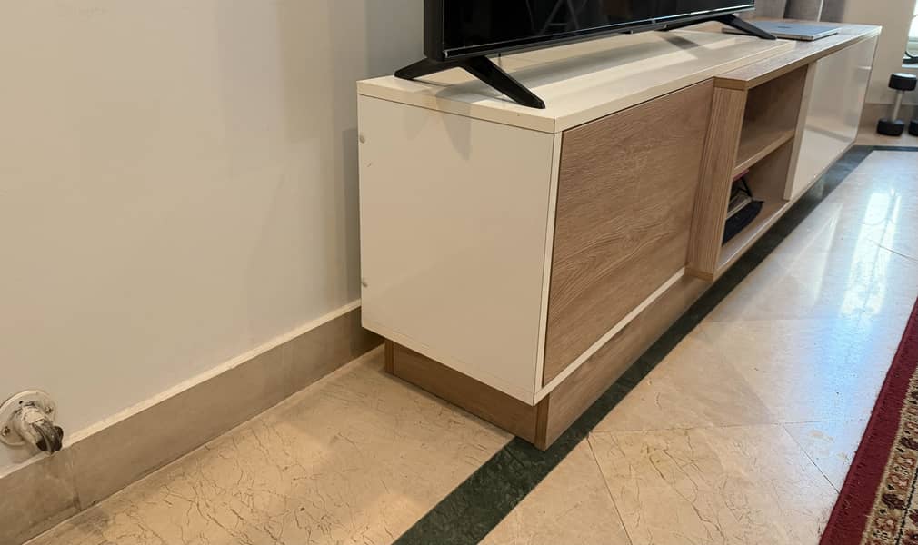 TV Console 2