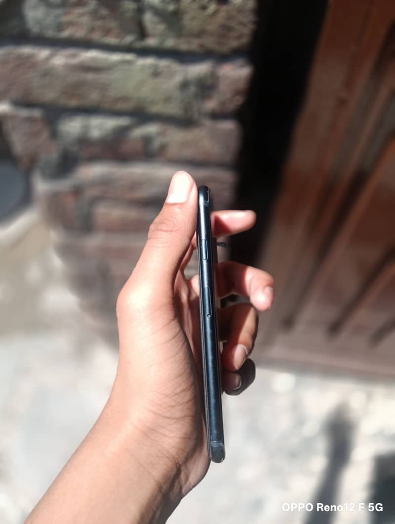 iPhone SE 3 (3rd generation) 3