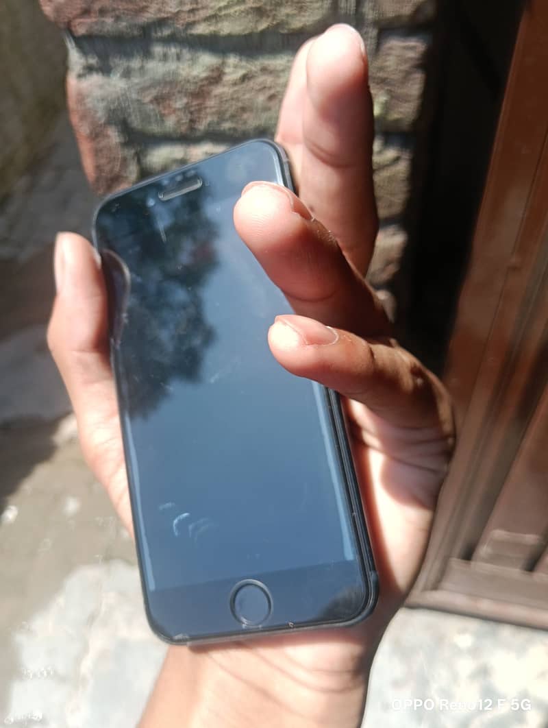 iPhone SE 3 (3rd generation) 5