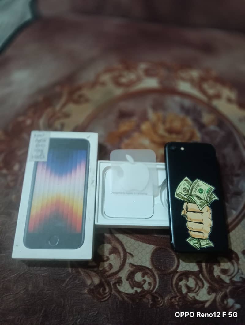 iPhone SE 3 (3rd generation) 9