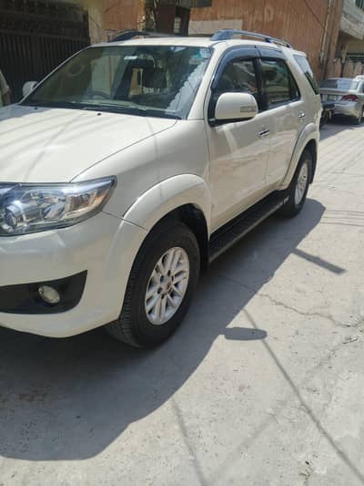 Toyota Fortuner V 2014