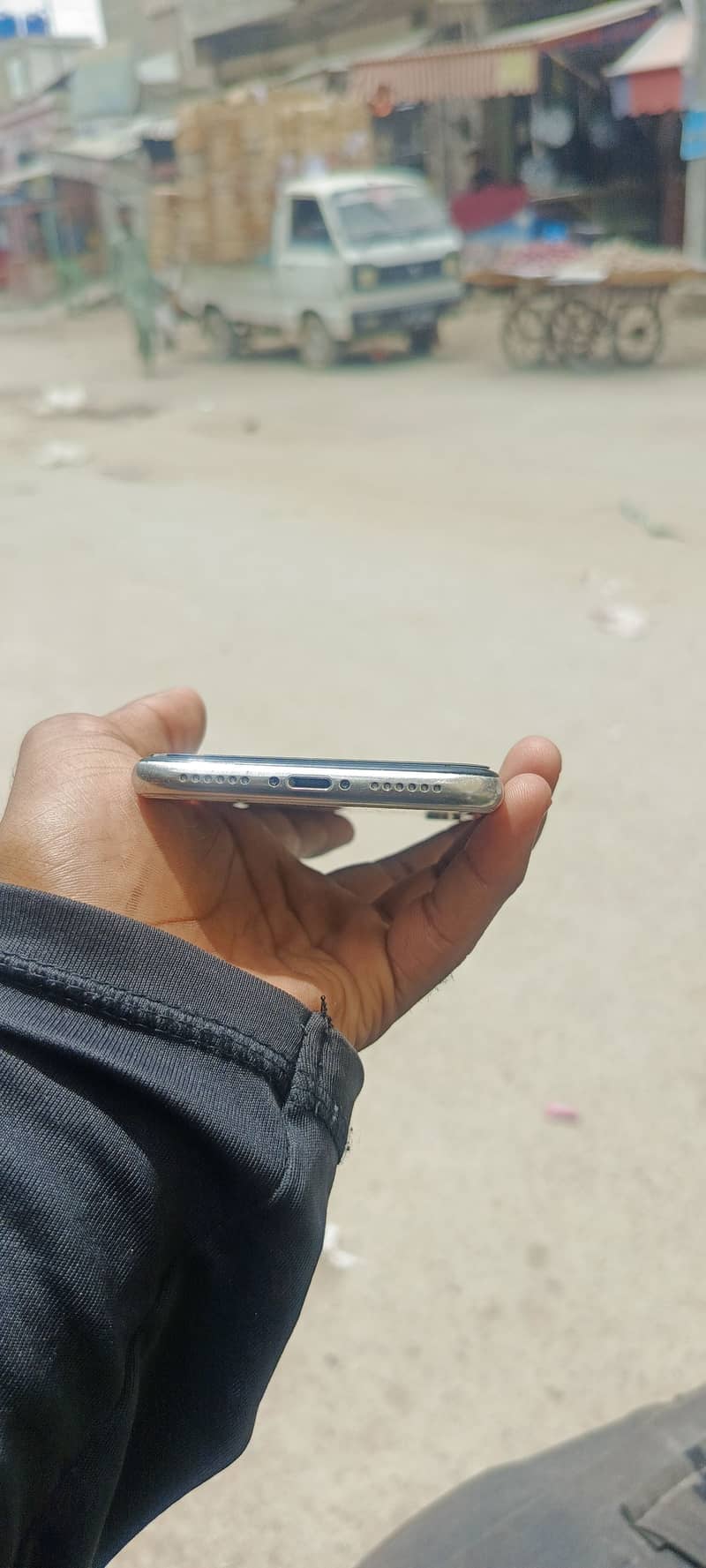 Apple iPhone X 4