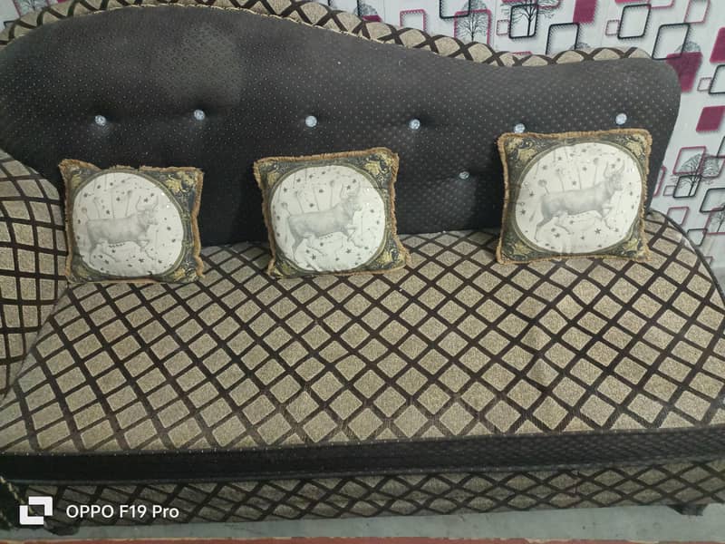 dewan sofa 0