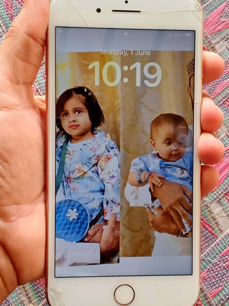 Apple iPhone 8 Plus 3