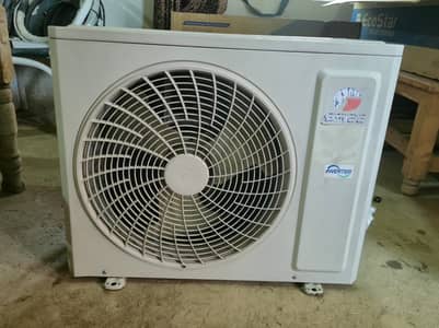 Gree inverter 1.5 Ton for sale