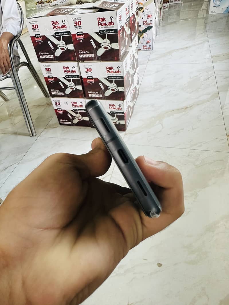 Google Pixel 7a 4