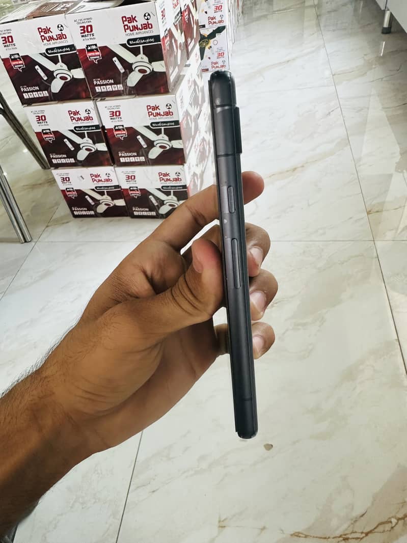 Google Pixel 7a 5