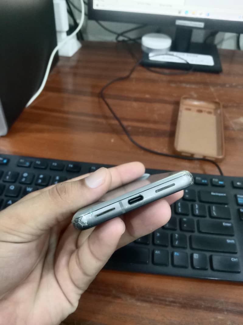 Google Pixel 8 3