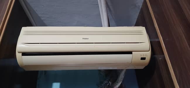 Haier 1 Ton Non-Inverter AC – Excellent Condition