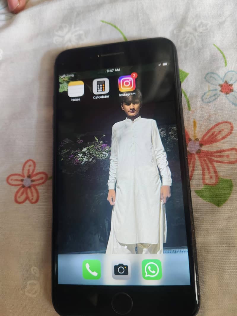 Apple iPhone 7 Plus 1