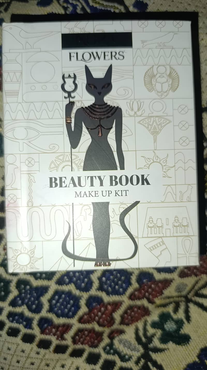 Makeup Kit Book 0